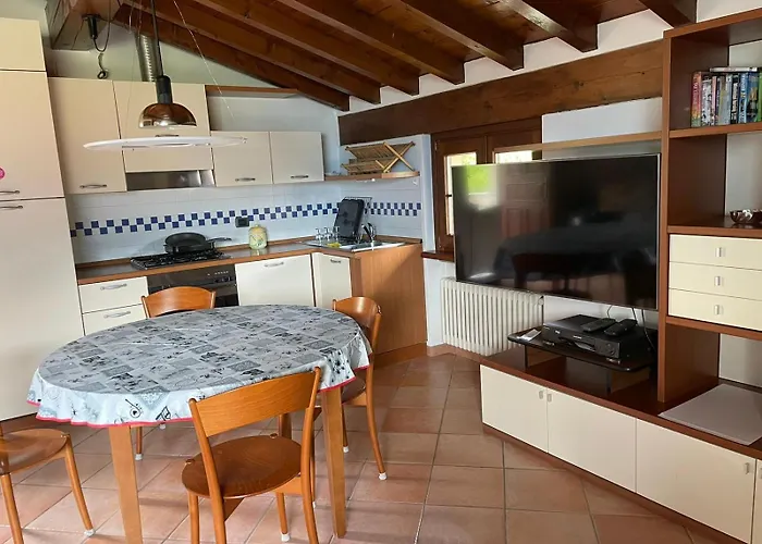 Дом отдыха Family House *